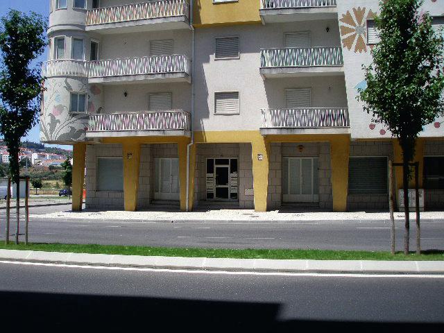 prédio urbano em regime de propriedade horizontal, sito na Avª de Espanha, n.