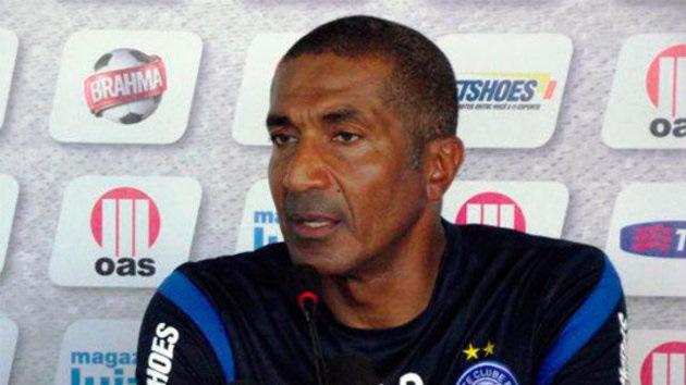 O técnico Cristóvão Borges não contará com o zagueiro Titi, que foi expulso na partida contra o Santos e com o meia Anderson Talisca, que foi suspenso pelo STJD por dois jogos.