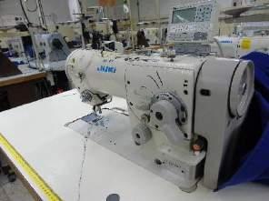 Piso 1 - Produção Máquinas º 763-1282-Uma máquina de costura marca