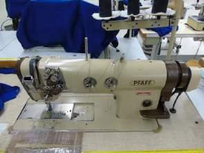 º 56-6156-Uma máquina de costura marca PFAFF, modelo