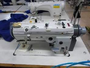 º 846-5519-Uma máquina de costura marca RIMOLDI, modelo