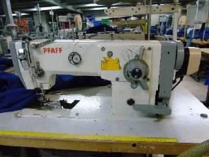 º 946-5522-Uma máquina de costura marca PFAFF, modelo