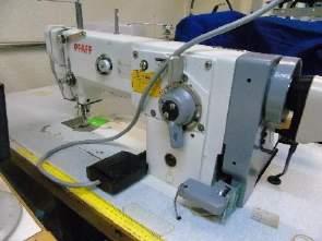 º 969-5410-Uma máquina de costura marca PFAFF, modelo