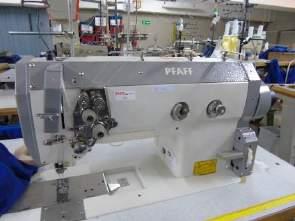 º 16-790-Uma máquina de costura marca RIMOLDI, modelo