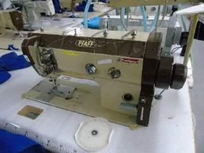 º 1083-8122-Uma máquina de costura marca PFAFF, modelo 422-6/01-911/35-910/15