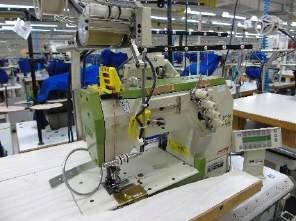 º 228-5968-Uma máquina de costura marca RIMOLDI, modelo