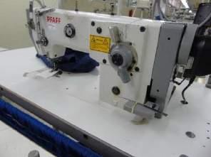 º 390-818-Uma máquina de costura marca JUKI, modelo LZ-2290, N.