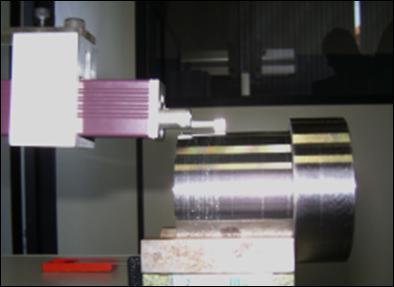 Já a medição de rugosidade da superfície do corpo de prova foi feita através do rugosímetro portátil Mitutoyo modelo SJ-201 com resolução de 0,01 µm (Fig. 4.6a).