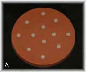 A barbotina, nome dado à suspensão de óxido de alumina, foi aplicada com auxílio de um pincel, na matriz de silicone (Figura 5A).