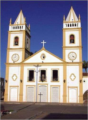 IGREJA DE SANT ANA E SÃO JOAQUIM (SÃO JOSÉ DE MIPIBU) No final do Século XVII os frades capuchinhos, que ali se