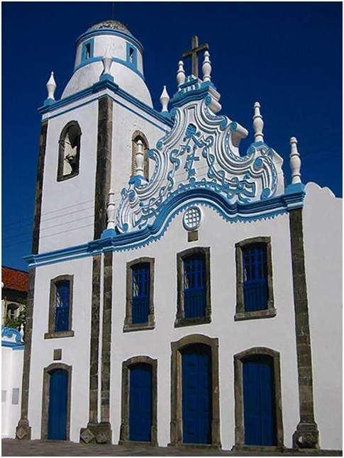 IGREJA DO GALO Possui uma fachada emoldurada