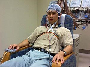 Eletrofisiologia Eletroencefalografia (EEG) Registrado no escalpo Mede correntes