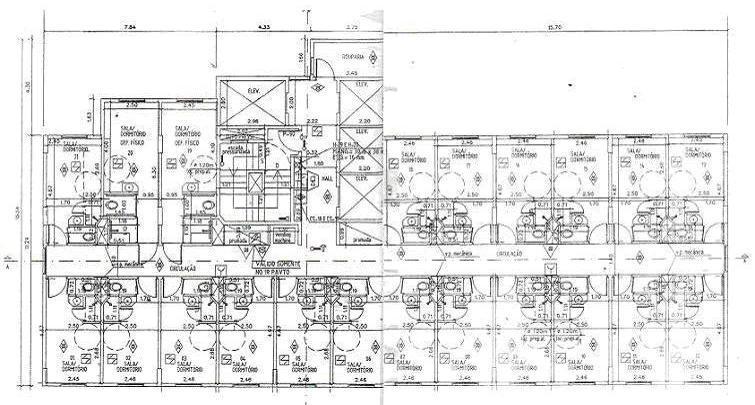 2 Figura 1. Planta e vista isométrica do modelo do pavimento tipo da edificação analisada. Tabela 1. Propriedades dos materiais utilizados no pavimento tipo. Material Condutividade Térmica (W/m.