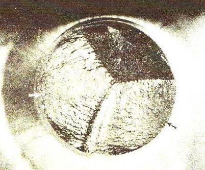 , 1969). 9.5.2 Aspectos microscópicos do processo de fadiga Uma consideração marcante na fadiga é o fato das trincas de fadiga geralmente terem início em uma superfície livre.
