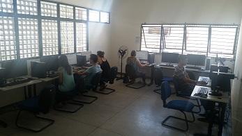 Santa Rita contamos com 09 computadores na Biblioteca setorial do (DCJ) para os discentes e docentes.