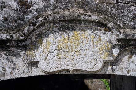 Mosteiro de São Martinho de Tibães Mosteiro de São Martinho de Tibães Inventário epigráfico ID_Epigrafia Nº Geral MSMT Palete E 050 Tipo inscrição Indicação Localização Esta epigrafe está no lintel