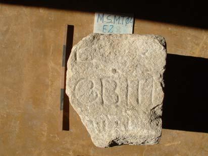 ID_Epigrafia Mosteiro de São Martinho de Tibães Mosteiro de São Martinho de Tibães Inventário epigráfico Nº Geral MSMT Palete E 002 2A 55 Tipo inscrição Funerária Localização Zona técnica