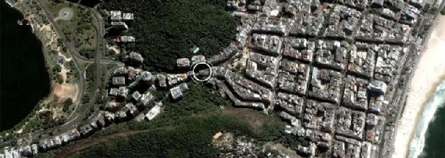 Julho de 2008, O corte do Cantagalo é a única via de ligação Copacabana Lagoa, onde estão dois importantes implementos cicloviários, a ciclovia da Orla e a faixa compartilhada da Lagoa.