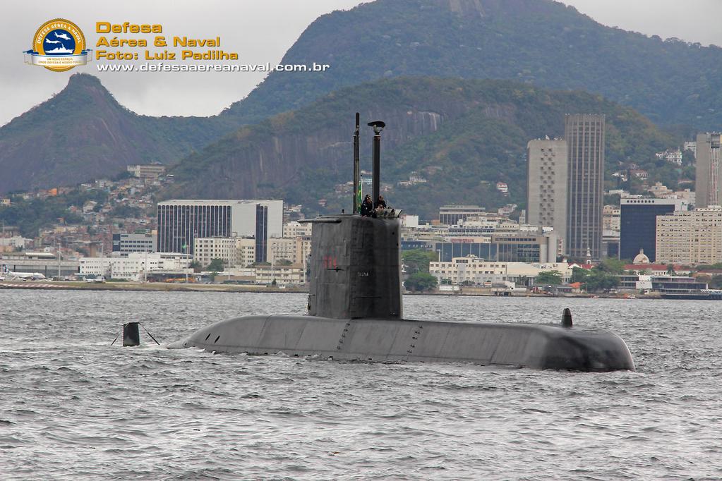 A Marinha do Brasil também tem um simulador de submarinos, com graus de liberdade e movimento, no Centro de Instrução e Formação Almirante Monteiro Attila Aché, onde os submarinistas brasileiros são