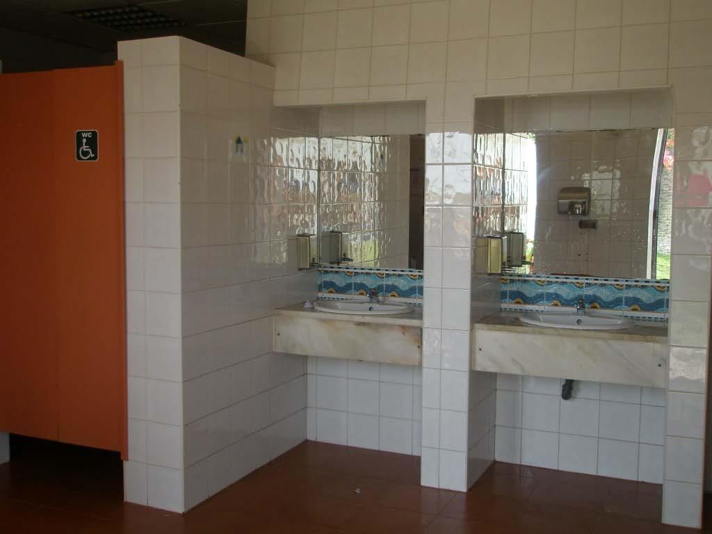 (Praia de Apúlia Esposende) Instalações sanitárias adequadas, acessíveis