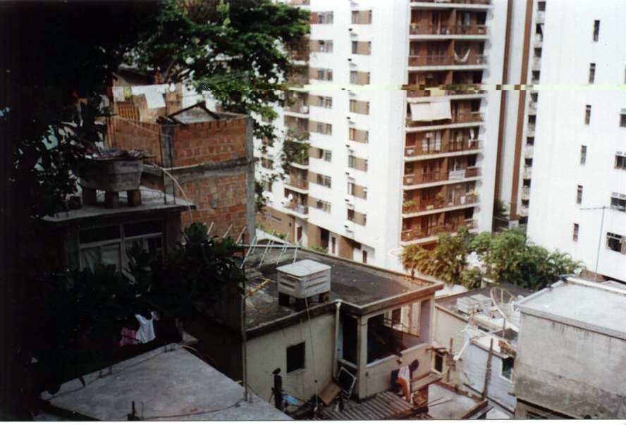 Figura 5.3: Vista Parcial da Favela do Humaitá. Fonte: Arquivo Técnico da Paralela I Cons. em Eng. Ltda.