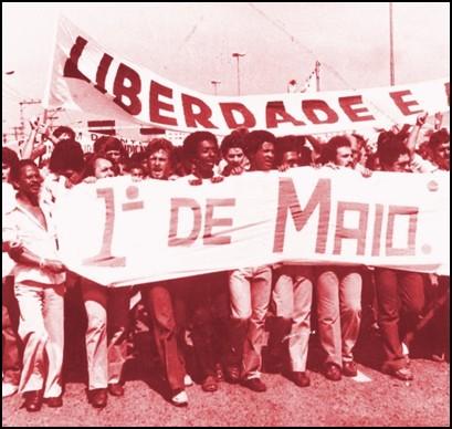 3 VOLUME 4, 2016 PÁGIN A 3 Fatos importantes relacionados ao 1º de maio no Brasil: Em 1º de maio de 1940, o presidente Getúlio Vargas instituiu o salário mínimo.