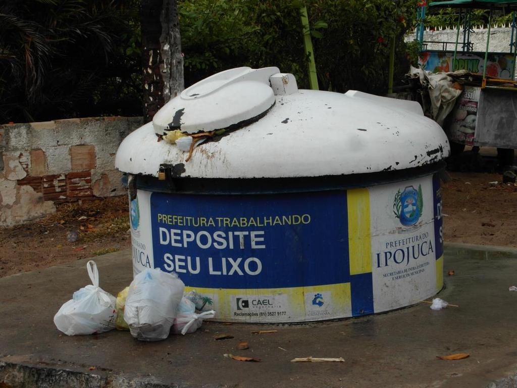 Coleta de resíduos sólidos em caçamba de serviço de limpeza registrada no Município de