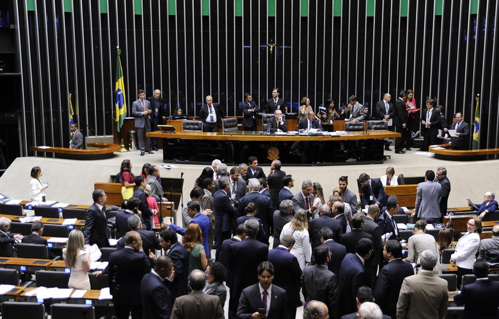 Câmara conclui votação de projeto antiterrorismo; texto vai à sanção Será enviado à sanção o projeto do Poder Executivo que tipifica o crime de terrorismo (PL 2016/15), prevendo pena de reclusão de