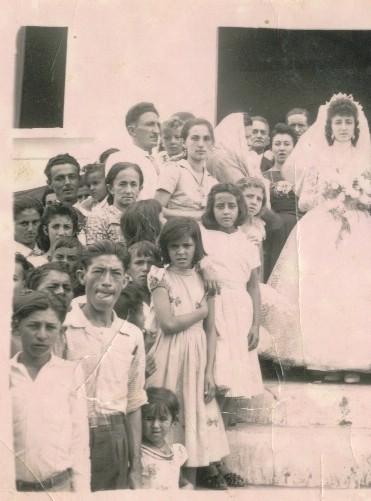 BENTO JOSÉ Relações Diretas 205. LAURO (Marido de tataraneta de BENTO) nascido '25 de fevereiro de 1931', em Tanque Novo, filho de Sr. 315 e Sra. Desconhecido 316. LAURO morreu em 2001 em Tanque Novo.