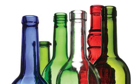 Embalagens de Vidro Fig. 24 - Conjunto de garrafas de vidro utilizadas para o armazenamento de fluidos.