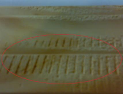 Revista Gestão Industrial 420 Figura 11 Peça com defeito marca de rolo - Mordida São marcas elevadas causadas no perfil da madeira, conforme Figura 12.