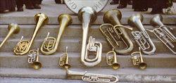 21 judicialmente por fabricantes franceses de instrumentos, provavelmente porque a tuba foi desenvolvida entre 1820 e 1830.