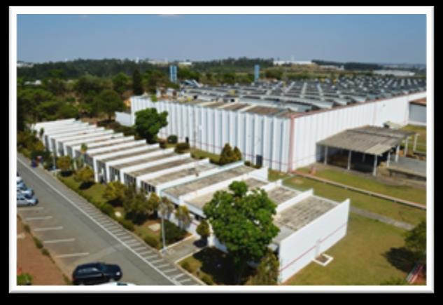 Estratégia de Expansão Jurid do Brasil CONTROLE DA JURID DO BRASIL JV COM FEDERAL MOGUL FABRICAÇÃO DE PASTILHAS PARA VEÍCULOS LEVES E FORTALECIMENTO DO MERCADO OEM; ESTRUTURA: 80,1% Fras-le e 19,9%