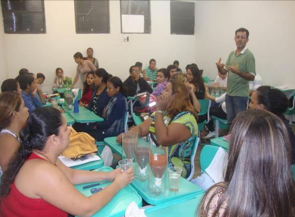 inicial dos acadêmicos do curso de Geografia na Unemat como profissionais reflexivos e pesquisadores atuantes nas escolas públicas.