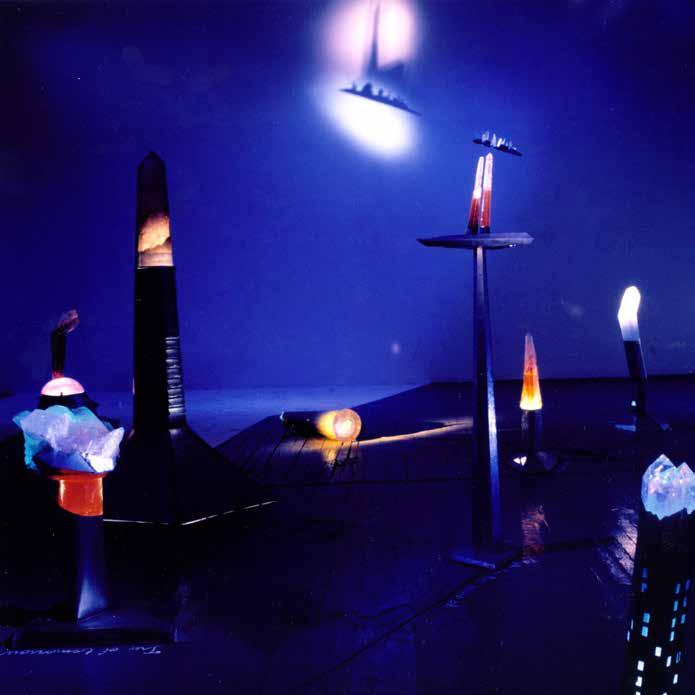 Garden of Light 1988 instalação exposição coletiva Brazil Projects P.S.1, The Institute for Arts and Urban Resources curador Marcelo Kahns Nova York 1988 installation Brazil Projects group exhibit P.