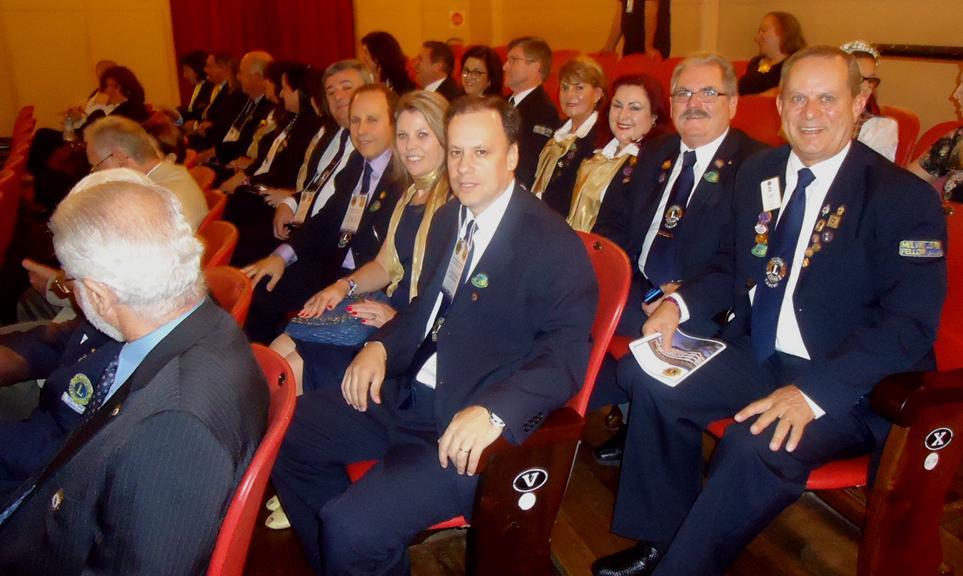 De 15 a 17.05.2014 Presentes na XV Convenção do DMLD Blumenau SC Cal Clara/CL Dani Presidente, Cal gema/cl Dal Piva, 2º Vice Pres.