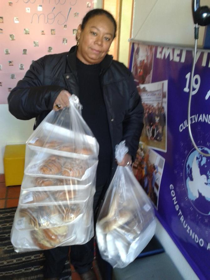O recolhimento dos alimentos é feito uma vez por semana e são distribuídos às seguintes Instituições: Abrigo Assistencial Leon Denis, Creche Vila Jardim.