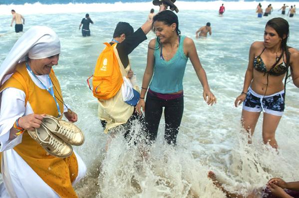 Onde estão os religiosos há alegria, porque são chamados a