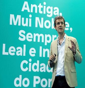 Luís Filipe Antunes, Professor Associado e Presidente do Departamento de Ciência de Computadores da Faculdade de Ciências da Universidade do Porto (FCUP), é ainda Director do Centro de Competências