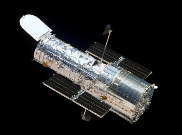 Telescópios Espaciais Hubble Space Telescope (HST)