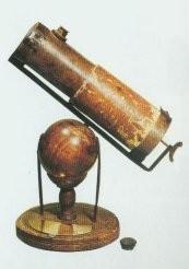 Refletores Telescópio com foco newtoniano (Isaac Newton,