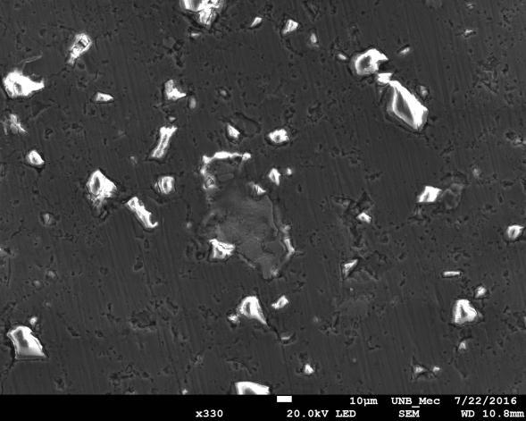 73 Acompanhando o resultado da fluorescência de raios x, os resultados do EDS para as partículas (figuras 4.8(b) e 4.