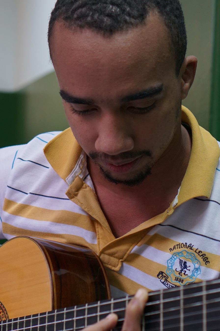 Federal da Bahia na área de Criação e Execução Musical.