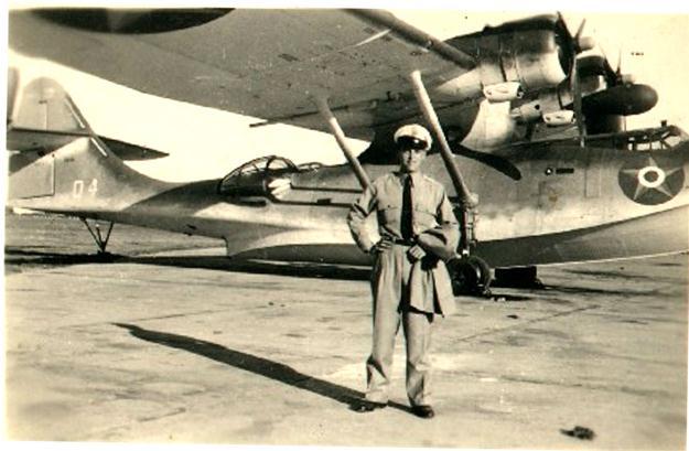 9 Figura 10: aeronave PBY-5 Catalina Em meados de 1943, através de subscrição popular, coletada entre a população do rio de janeiro, a FAB adquiriu uma