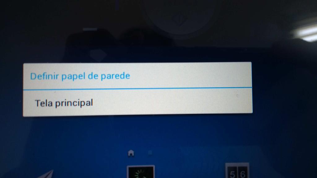 Incluir Papel de Parede Para incluir papel de parede na tela do dispositivo, efetue o seguinte procedimento: Para este procedimento é preciso utilizar um pendrive com imagem. 1.