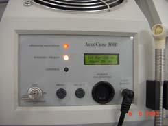 30 4.3.7 Equipamentos Laser de Argônio: Fabricante: Laser Med Salt Lake City - USA Modelo: AccuCure3000 Comprimento de onda: 488nm Diâmetro da ponteira: 1cm