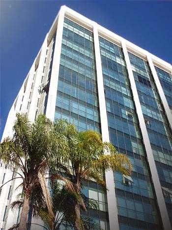 NOSSA ESTRUTURA Sua matriz fica na Av. Brasil, 33.893 RJ, e com escritório comercial, localizado na Barra da Tijuca - RJ, situado na Av.
