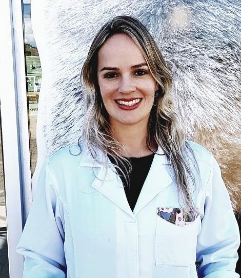 8. Talita Eising Possui graduação em Faculdade de Medicina Veterinária pela Universidade do Sul de Santa Catarina - UNISUL (2014).