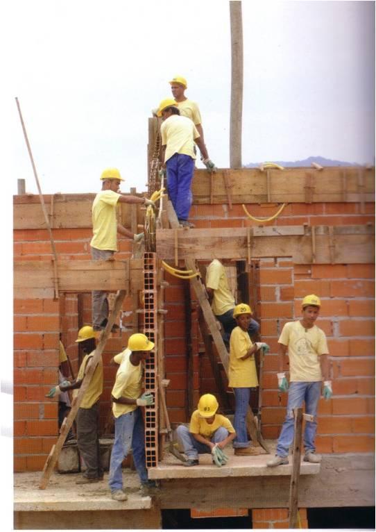 O maior desafio para o crescimento do setor: mão de obra 89% das empresas da construção civil afirmam que a falta de trabalhador qualificado é um problema para a empresa 94% das empresas da