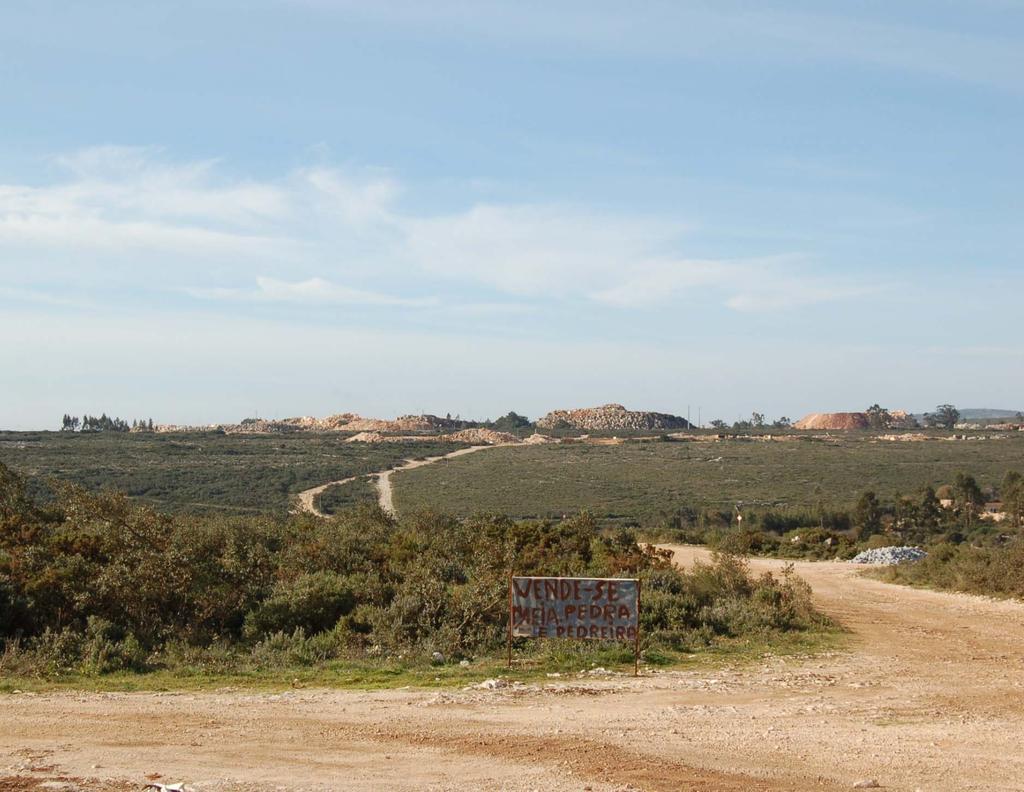 Em conclusão A Pedra é um recurso não renovável vel e com distribuição confinada Elevado